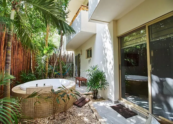Hébergement de vacances Boho Chic Poolside Condo 7 Min To The Beach & Town