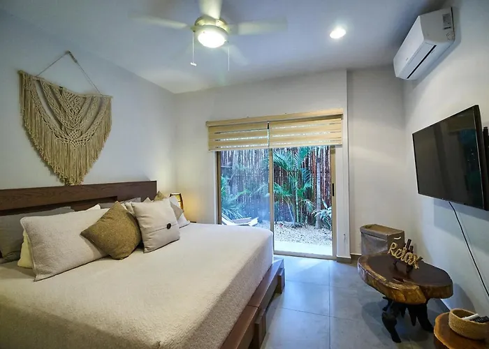 Boho Chic Poolside Condo 7 Min To The Beach & Town Tulum
