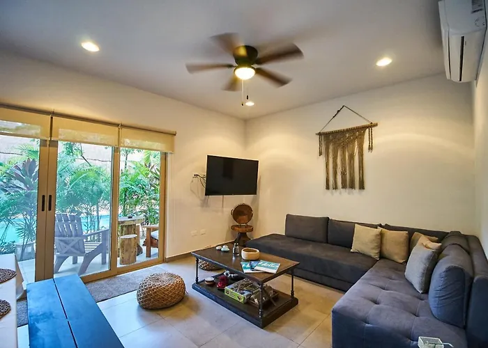 Hébergement de vacances Boho Chic Poolside Condo 7 Min To The Beach & Town