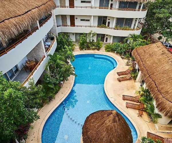 Boho Chic Poolside Condo 7 Min To The Beach & Town Hébergement de vacances *