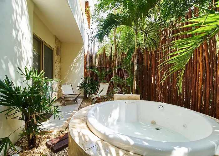 Boho Chic Poolside Condo 7 Min To The Beach & Town Tulum