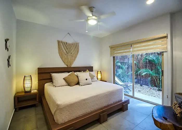 Hébergement de vacances Boho Chic Poolside Condo 7 Min To The Beach & Town
