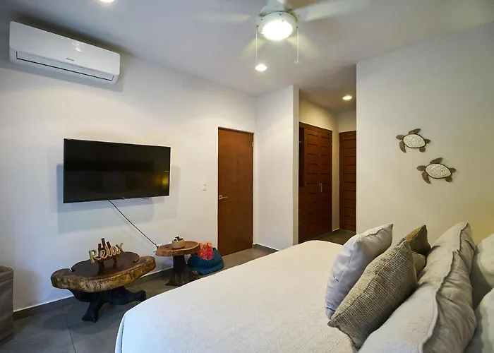 Hébergement de vacances Boho Chic Poolside Condo 7 Min To The Beach & Town